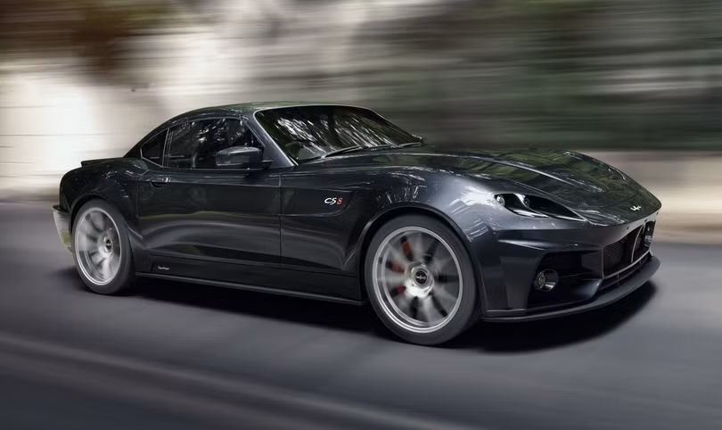 Khách hàng có thể lựa chọn động cơ V8 hút khí tự nhiên 6.4L mạnh 475 mã lực/640 Nm. Khi đó, xe có khả năng tăng tốc 0-100 km/h trong 4,1 giây, tốc độ tối đa 280 km/h.