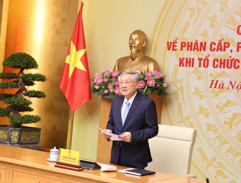 Phó Thủ tướng Thường trực Chính phủ Nguyễn Hòa Bình ghi nhận và đánh giá cao các bộ, ngành đã nghiêm túc thực hiện chỉ đạo của Bộ Chính trị để xây dựng, ban hành 28 Nghị định quan trọng này đúng thời hạn - Ảnh: VGP/Nguyễn Hoàng Phó Thủ tướng Thường trực Chính phủ Nguyễn Hòa Bình ghi nhận và đánh giá cao các bộ, ngành đã nghiêm túc thực hiện chỉ đạo của Bộ Chính trị để xây dựng, ban hành 28 Nghị định quan trọng này đúng thời hạn - Ảnh: VGP/Nguyễn Hoàng