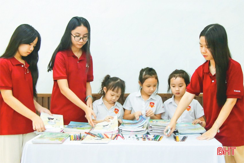 Trước mất mát, đau thương do thiên tai, bão lụt gây ra với đồng bào các tỉnh phía Bắc, nhiều trường học ở Hà Tĩnh đã tổ chức quyên góp sách vở, đồ dùng học tập gửi tặng học sinh vùng lũ. Screenshot 2024-09-13 at 22-02-14 1-8 CUOI TUAN 2024 - Bao cuoi tuan 1-8 ngay 14-9moi.jpg