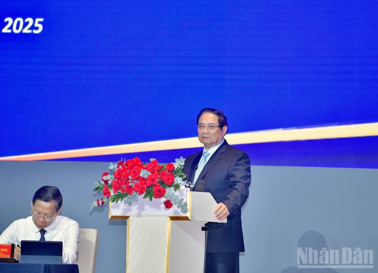 Thủ tướng Chính phủ Phạm Minh Chính phát biểu ý kiến tại hội nghị. (Ảnh: Thanh Giang) Thủ tướng Chính phủ Phạm Minh Chính phát biểu ý kiến tại hội nghị. (Ảnh: Thanh Giang)