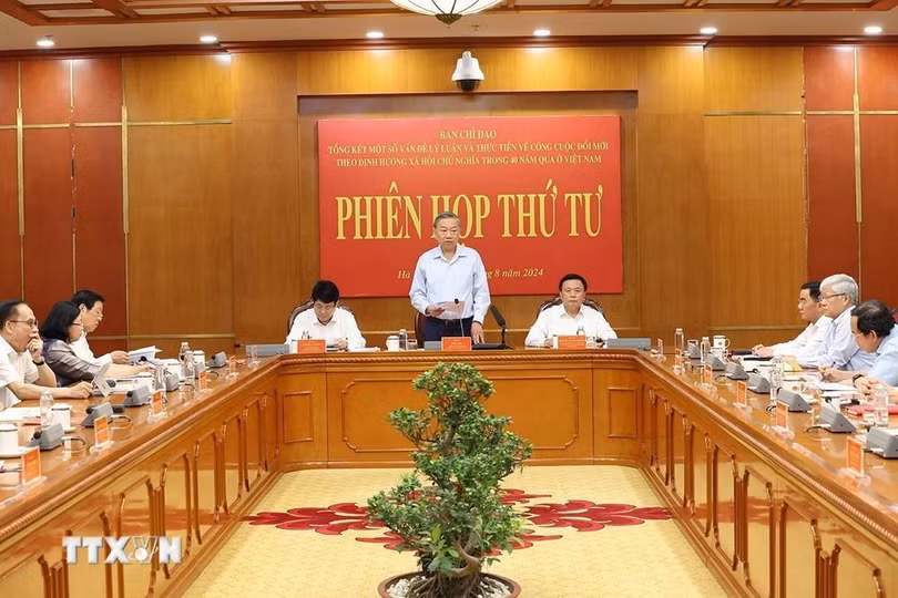 Tổng Bí thư, Chủ tịch nước Tô Lâm phát biểu kết luận phiên họp. (Ảnh: Trí Dũng/TTXVN)