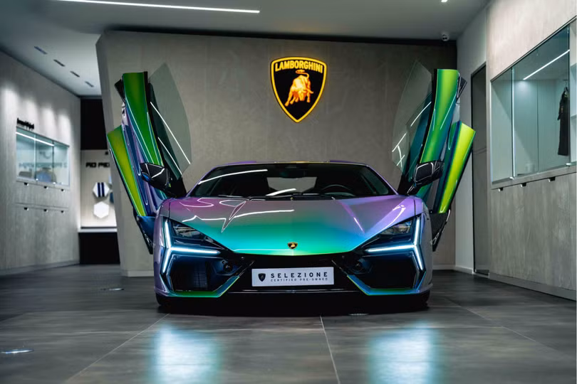 Siêu xe Lamborghini Revuelto đặc biệt này được đăng ký lần đầu vào tháng 6/2024 và odo hiện tại chỉ khoảng 1.132 km. Mức giá của chiếc xe này không được tiết lộ.