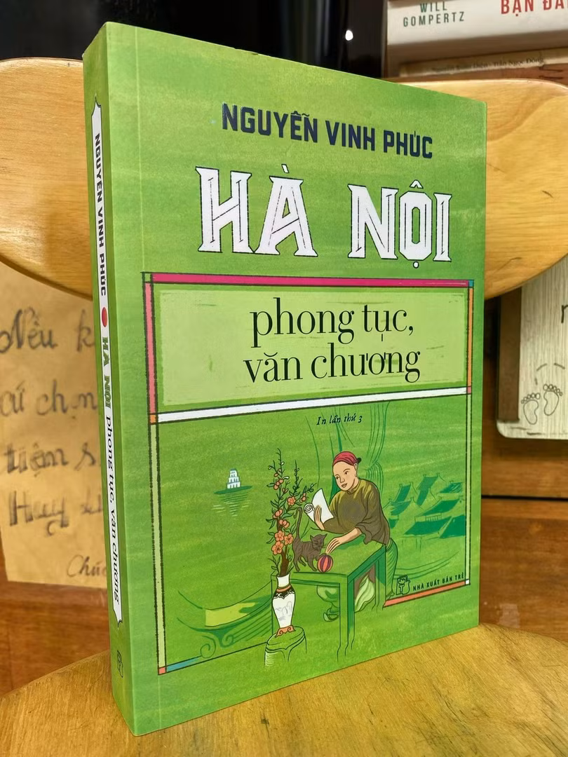 Sách Hà Nội phong tục văn chương. Ảnh: M.M.