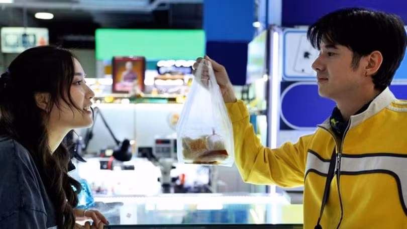 Tương tác của bộ đôi diễn viên chính tạo cảm giác dễ chịu.