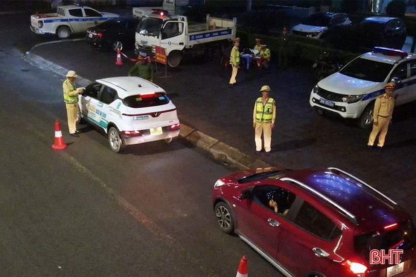 Công an Hà Tĩnh tăng cường tuần tra, kiểm soát và xử lý vi phạm giao thông. bqbht_br_nong-do-con.jpg
