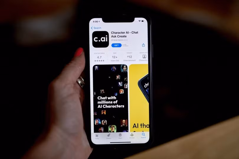 Các công cụ như Character.AI cho phép trò chuyện với nhân vật AI ảo. Ảnh: Bloomberg.