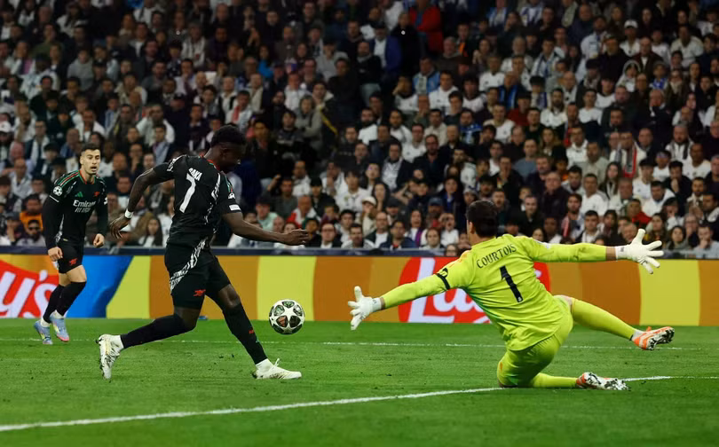 Saka đặt dấu chấm hết cho hy vọng của đội chủ nhà.