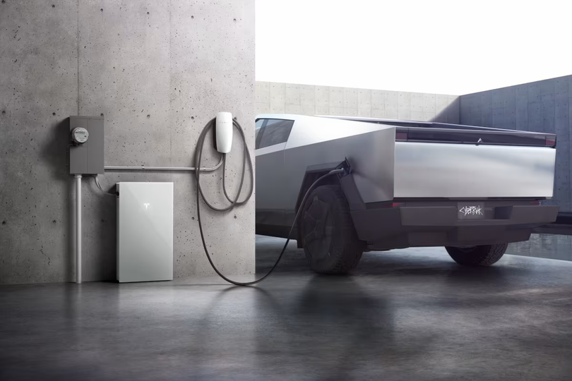 Xe vẫn có khả năng sạc nhanh Supercharging 325 kW, cho phép bổ sung 237 km chỉ với 15 phút. Với một chu kỳ sạc, mẫu xe điện này có thể di chuyển tối đa 583 km, tốt nhất trong ba phiên bản.