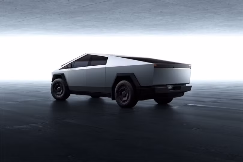 Tại Mỹ, Tesla Cybertruck Long Range có giá khởi điểm từ 69.990 USD. Trong đó, Cybertruck All-Wheel Drive và Cybertruck Cyberbeast có giá lần lượt 79.990 USD và 99.990 USD, chưa bao gồm ưu đãi thuế liên bang trị giá 7.500 USD.