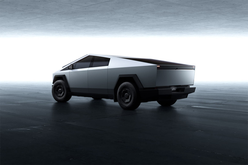 Tại Mỹ, Tesla Cybertruck Long Range có giá khởi điểm từ 69.990 USD. Trong đó, Cybertruck All-Wheel Drive và Cybertruck Cyberbeast có giá lần lượt 79.990 USD và 99.990 USD, chưa bao gồm ưu đãi thuế liên bang trị giá 7.500 USD.