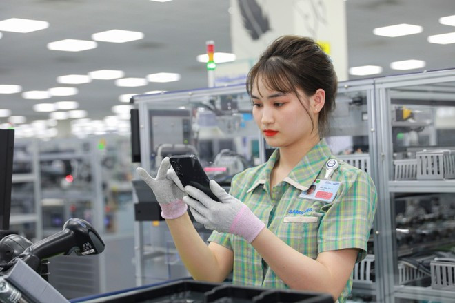Mức thuế đối ứng 20%, kim ngạch xuất khẩu giảm khoảng 9-10% và tác động cuối cùng là làm GDP giảm khoảng 0,8 điểm phần trăm. (Ảnh: Vietnam+) Mức thuế đối ứng 20%, kim ngạch xuất khẩu giảm khoảng 9-10% và tác động cuối cùng là làm GDP giảm khoảng 0,8 điểm phần trăm. (Ảnh: Vietnam+)