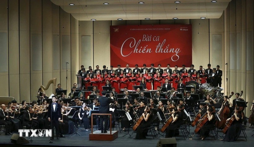 Một tiết mục nghệ thuật tại chương trình. (Ảnh: Phạm Kiên/TTXVN) ttxvn-tong-bi-thu-chuong-trinh-n.jpg