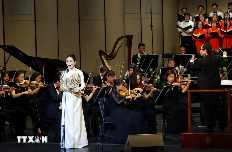 Một tiết mục nghệ thuật tại chương trình. (Ảnh: Phạm Kiên/TTXVN). ttxvn-bo-cong-an-to-chuc-chuong.jpg
