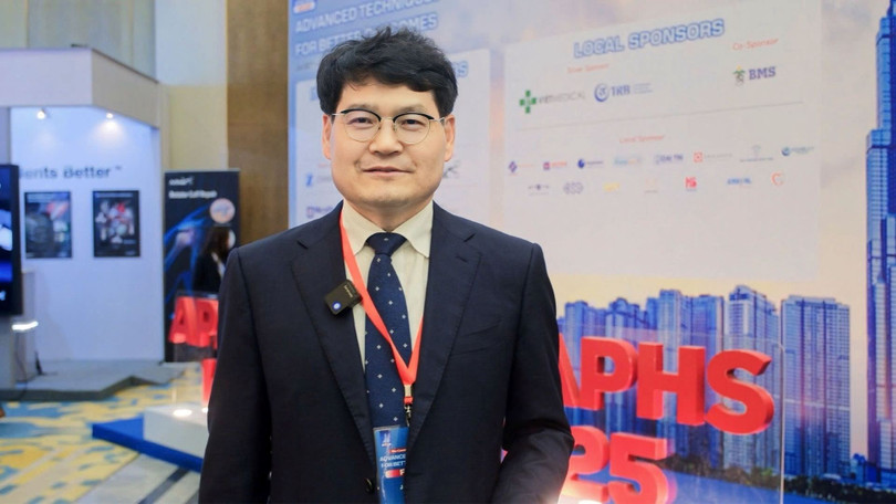 GS.TS.BS. Jong Keun Seon - Trưởng khoa Phẫu thuật khớp và Y học thể thao, Trường Đại học Y, Đại học Quốc Gia Chonnam (Hàn Quốc) anh-2.jpg