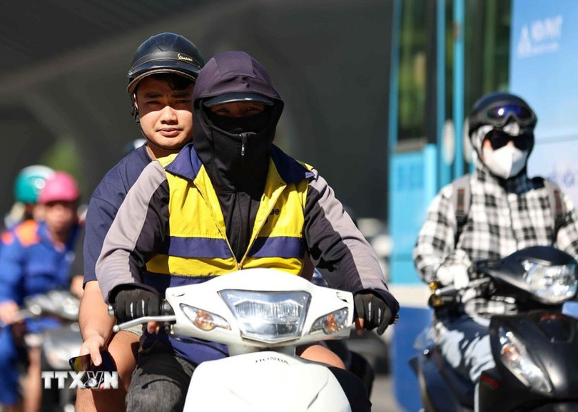 Nhiều khu vực trên cả nước tiếp tục chịu ảnh hưởng của nắng nóng. (Ảnh: Thanh Tùng/TTXVN) nang-nong-3007.jpg