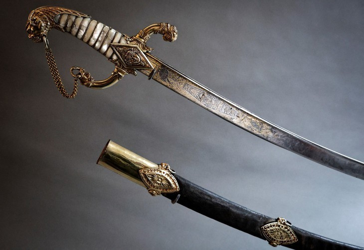 Thanh kiếm thuộc về Hoàng đế Napoleon sắp được đấu giá - Ảnh: AFP