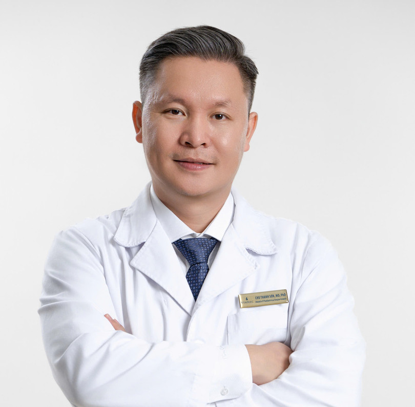 Chân dung BS Chu Thanh Sơn – người đứng sau ca phẫu thuật hồi sinh bé trai 8 tháng tuổi anh-1.jpg