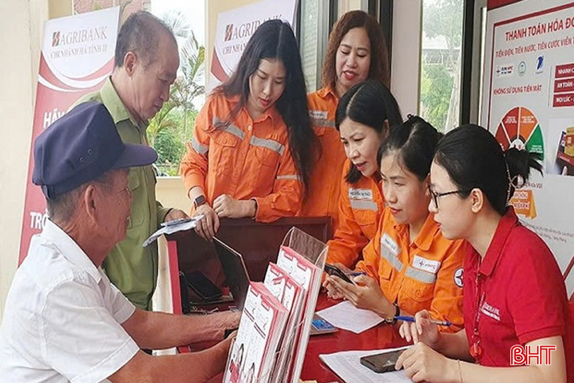Công ty Điện lực Hà Tĩnh đang hợp tác thu hộ tiền điện với 18 ngân hàng và tổ chức trung gian. bqbht_br_1.jpg