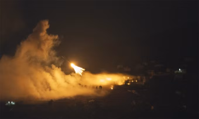 Israel nã pháo vào miền nam Lebanon ngày 30/9. Ảnh: AP.