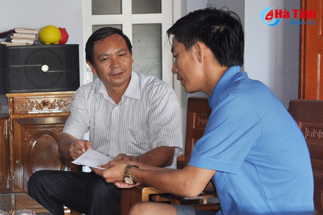 lanh dao trung uong doan hoi nong dan vn tham hoi trao qua nguoi dan vung bao