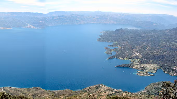 ve dep cua 10 ho nuoc tu nhien tren the gioi