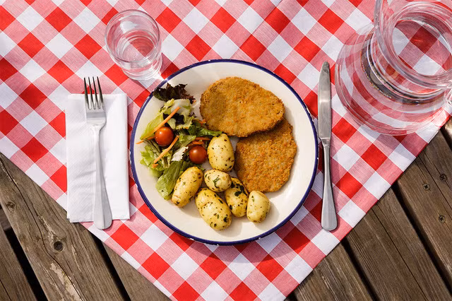 kham pha bua trua cua dan van phong tren khap the gioi