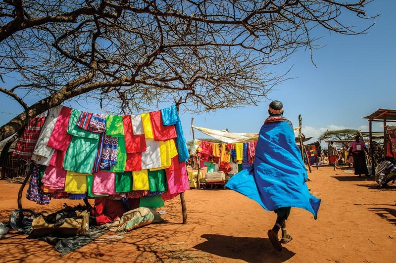Huyện Samburu, Kenya: Nằm ở phía bắc dãy núi Kenya, địa hình của Kenya thay đổi từ vùng cao nguyên tới địa hình vùng đất bỏ hoang cằn cỗi trải dài hơn 240 km dọc đất nước. Đây là một vùng đất giàu truyền thống của bộ lạc Samburu. nhung diem den dep nhu thien duong ha gioi