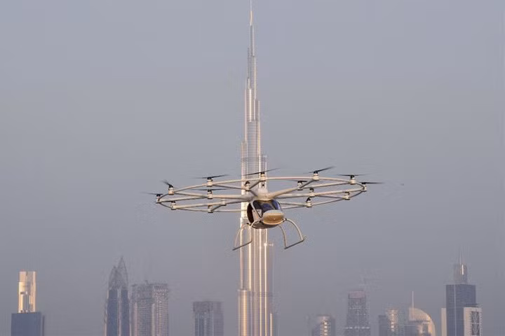 chum anh taxi bay dau tien tren the gioi bay luon tren bau troi dubai