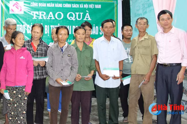 tin dung chinh sach xa hoi kip thoi hieu qua dung doi tuong