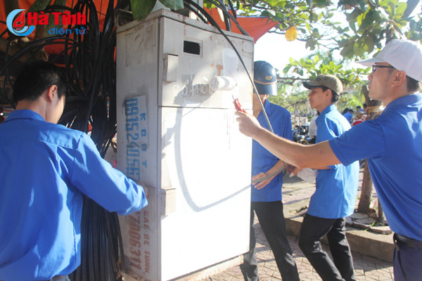 tuoi tre thanh sen ra quan lam dep tuyen duong van minh do thi