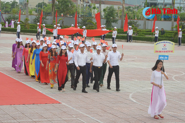 soi noi le khai mac dai hoi the duc the thao thi xa hong linh