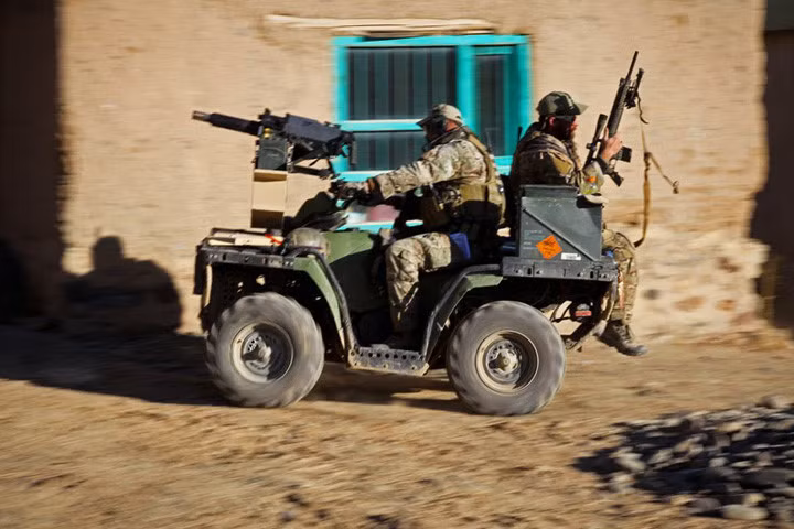 can canh cac sat thu biet kich mu noi xanh cua luc quan my