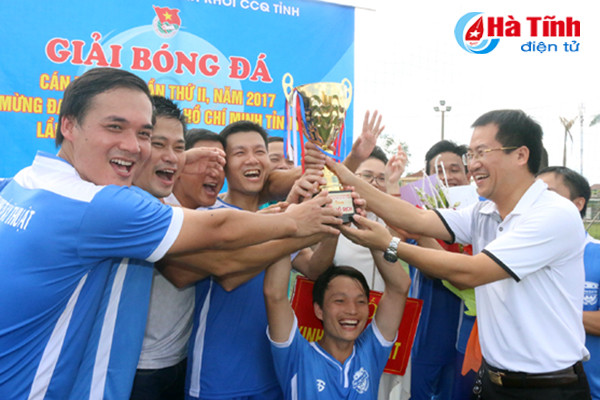 khoi kinh te ky thuat vo dich giai bong da can bo doan khoi ccq tinh