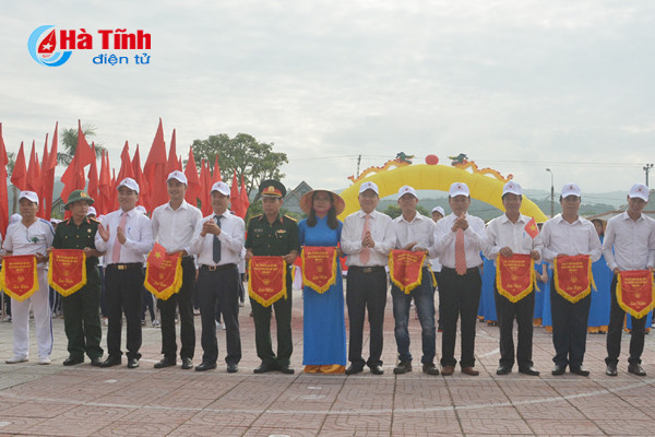 soi noi le khai mac dai hoi the duc the thao thi xa hong linh