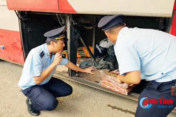 chan buon lau gian lan thuong mai ngay cua khau