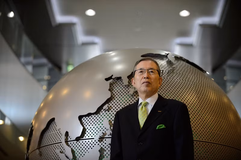 Shigenobu Nagamori Ông là nhà sáng lập đồng thời là CEO của Nidec, tập đoàn chuyên sản xuất linh kiện động cơ siêu nhỏ, ổ cứng và ổ đĩa quang cho máy tính lớn nhất thế giới. Từ khi thành lập năm 1973 đến nay, Nidec đã mua lại nhiều công ty, 24 trong số đó là công ty nước ngoài, đặc biệt là doanh nghiệp cùng lĩnh vực nổi tiếng Emerson Electric Co. của Mỹ. Tổng giá trị tài sản của ông lên đến 4,5 tỷ USD. nhung nguoi giau nhat nhat ban