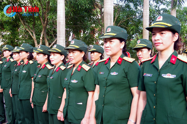 photo xem nhung bong hong quan doi ha tinh di dieu lenh mang sung tieu lien ak