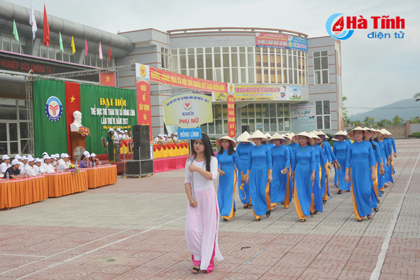 soi noi le khai mac dai hoi the duc the thao thi xa hong linh