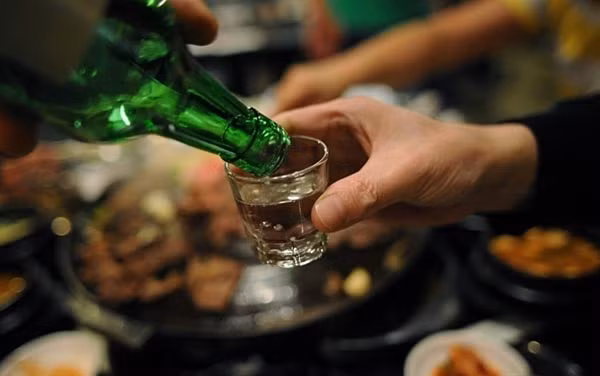 100 nguoi tung nghe ruou vao loi ra nhung day moi la ly do thuc su dan den hien tuong thuong gap nay