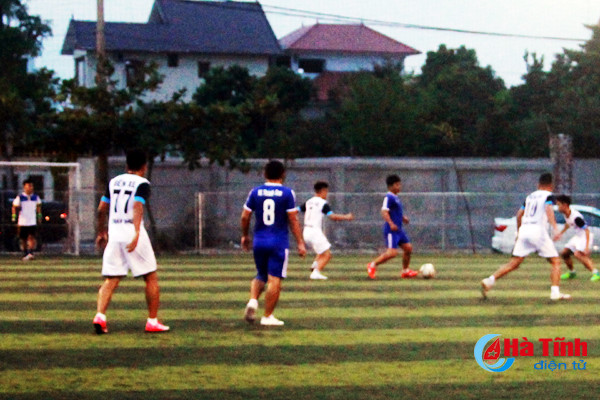 16 doi bong tranh tai cup phu quang 2017