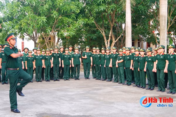 photo xem nhung bong hong quan doi ha tinh di dieu lenh mang sung tieu lien ak