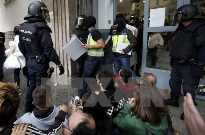 tay ban nha coi cuoc trung cau dan y o catalonia la hai kich