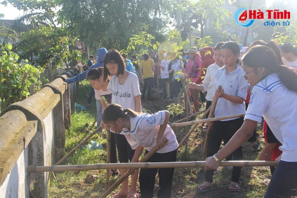 tuoi tre thanh sen ra quan lam dep tuyen duong van minh do thi