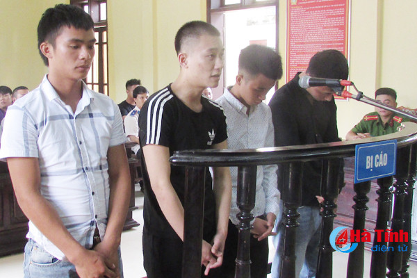 chem nguoi trong quan karaoke 4 doi tuong linh 108 thang tu