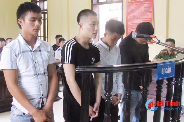 chem nguoi trong quan karaoke 4 doi tuong linh 108 thang tu