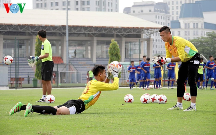 24 cau thu dt viet nam duoc trieu tap cho tran gap campuchia