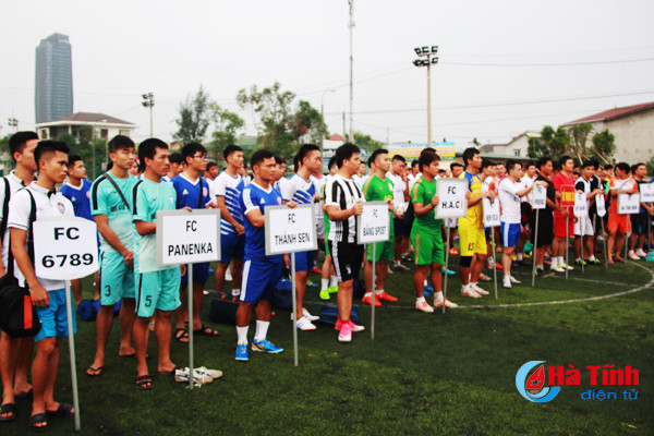 16 doi bong tranh tai cup phu quang 2017