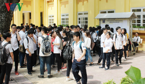 Thứ trưởng Bộ GD&ĐT giải thích phương án thi THPT Quốc gia 2018