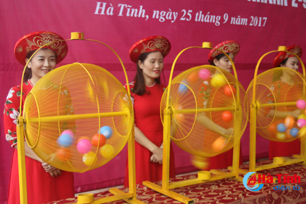 khach hang cam xuyen trung o to toyota vios cua agribank ha tinh