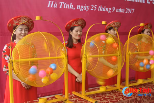 khach hang cam xuyen trung o to toyota vios cua agribank ha tinh